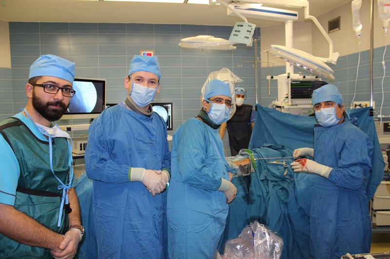انجام اولین عمل جراحی کم تهاجمی آندوسکوپی ترنسفورامینال دیسک کمر در ایران در بیمارستان محب کوثر