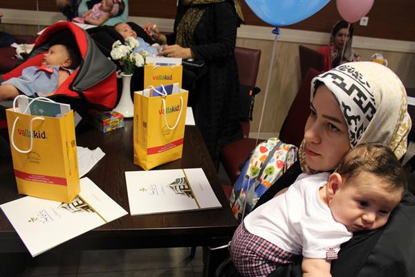 جشن شیر مادر