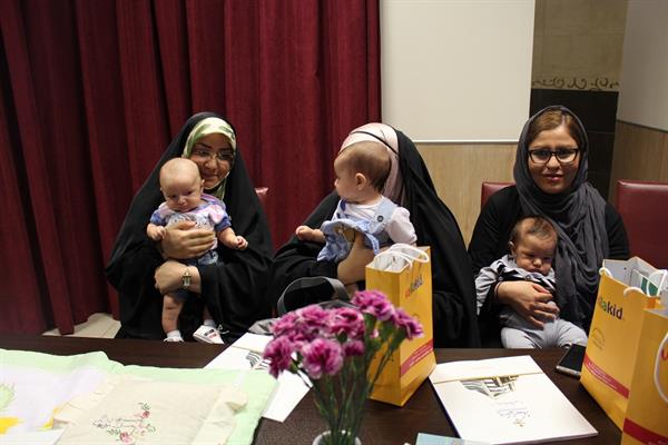 جشن شیر مادر